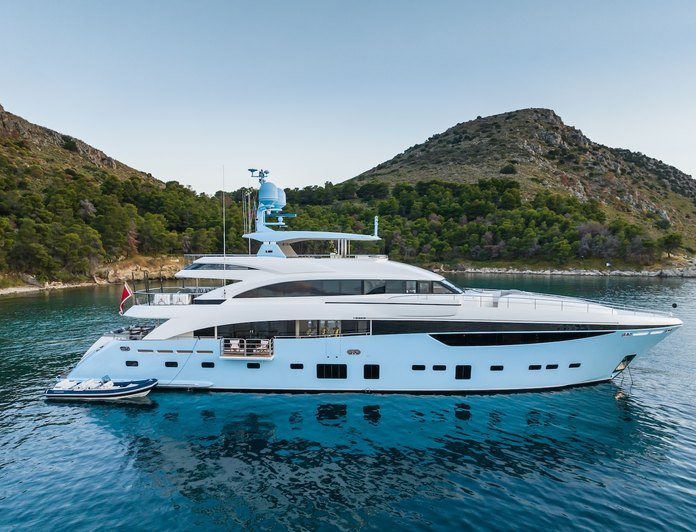 charter-le-verseau-yacht-1